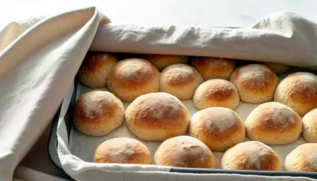 Syrnede nattebagte boller
